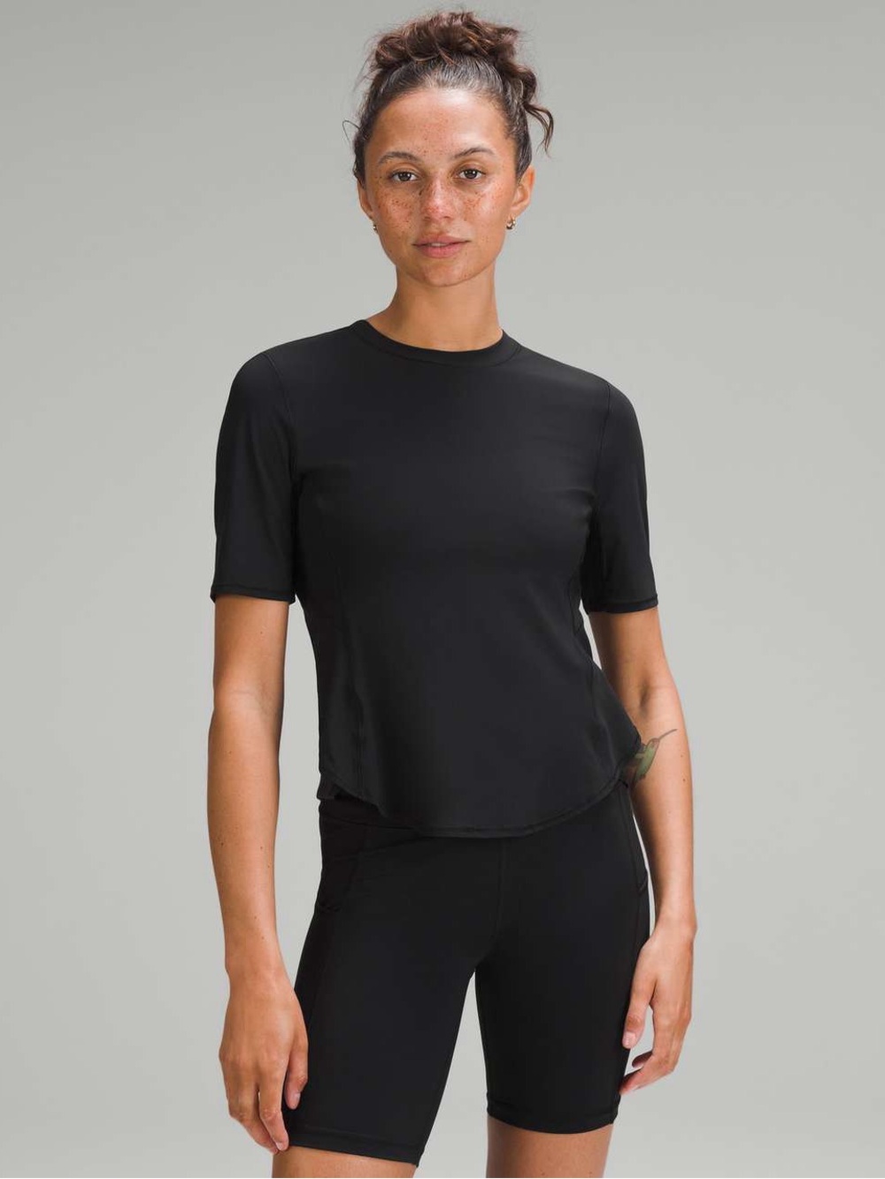 Lululemon UV Protection Fold-Over Running T-Shirt
Black size 8